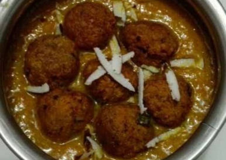 Steps to Make Speedy Coconut Kofta Curry