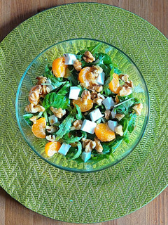 Una foto de Ensalada de mandarina y nueces