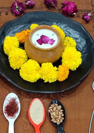 મસાલા દૂધ (Masala Doodh Recipe In Gujarati) રેસીપી મુખ્ય ફોટો