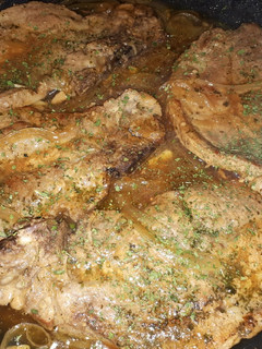 Una foto de Chuletas de cerdo guisadas