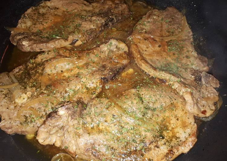 Chuletas de cerdo guisadas