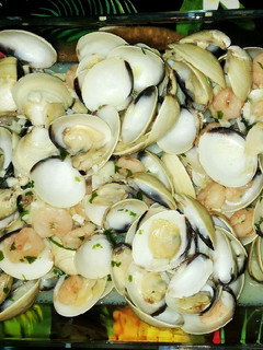 Una foto de Almejas a la marinera con gambas