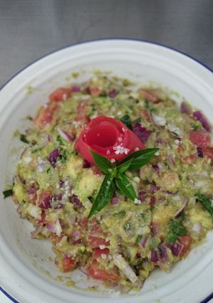 Una foto de Guacamole con culantro