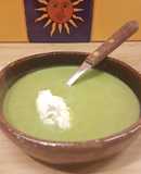 Sopa de hojas verdes marchitas