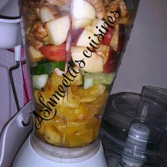 A picture of Mixed fruits juice.