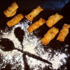 A picture of Crispy rectangular samosas.