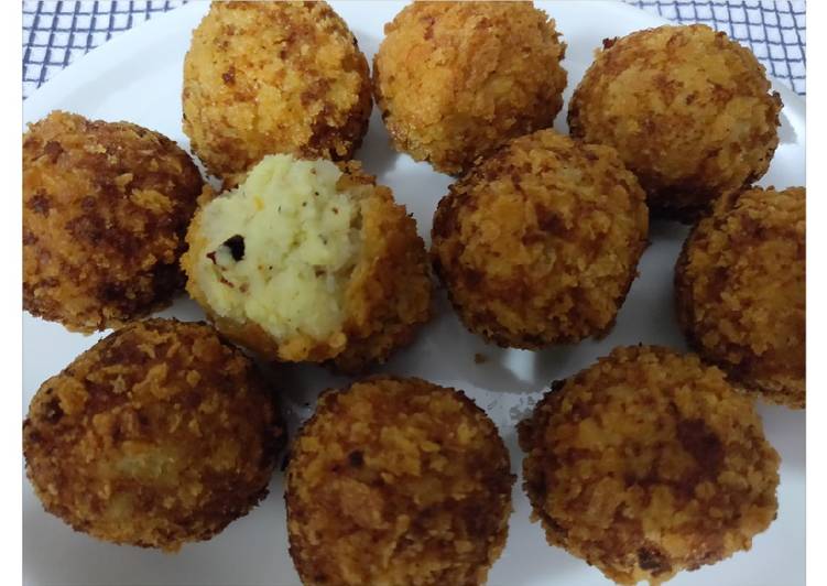 Recipe of Perfect Egg stuffed potato croquettes