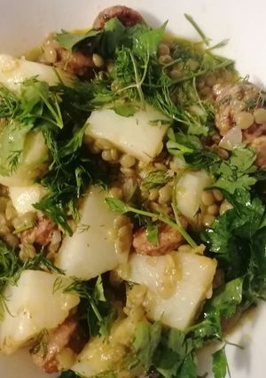 A picture of Potato Salad with Lentils and Sausage.