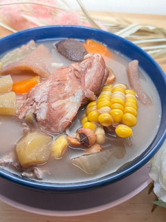 佛手瓜甘筍栗子豬腱湯 的食譜成品照片