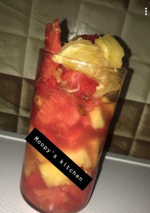 Fruit salad ainihin hoton girkin