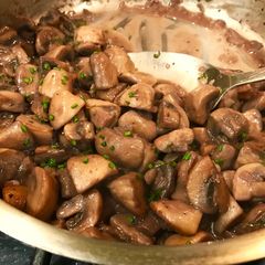 Easy Mushrooms in Wine & Shallot Sauce with Herbs A picture of Easy Mushrooms in Wine & Shallot Sauce with Herbs.