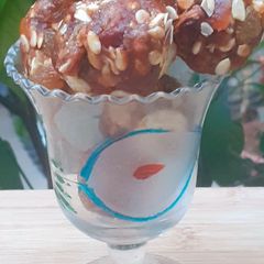 A picture of Dates and mixed dryfruits ladoo.