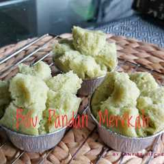 A picture of Kue Bolu Pandan Merekah (no egg no mixer).