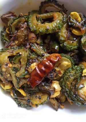 উচ্ছে বেগুন ভাজা (ucche begun bhaja recipe in Bengali) রেসিপির প্রধান ছবি