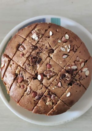 A picture of Chocolate dryfruit cake.