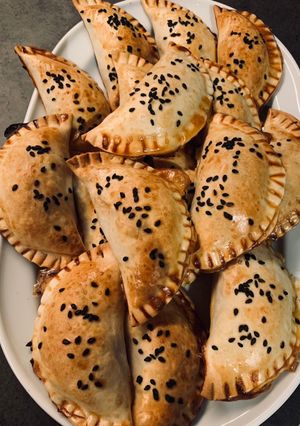 Una foto de Empanadillas de pollo al curry