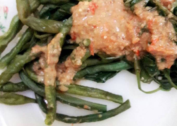 Rumbah /rujak kangkung sambal asem has karangampel indramayu