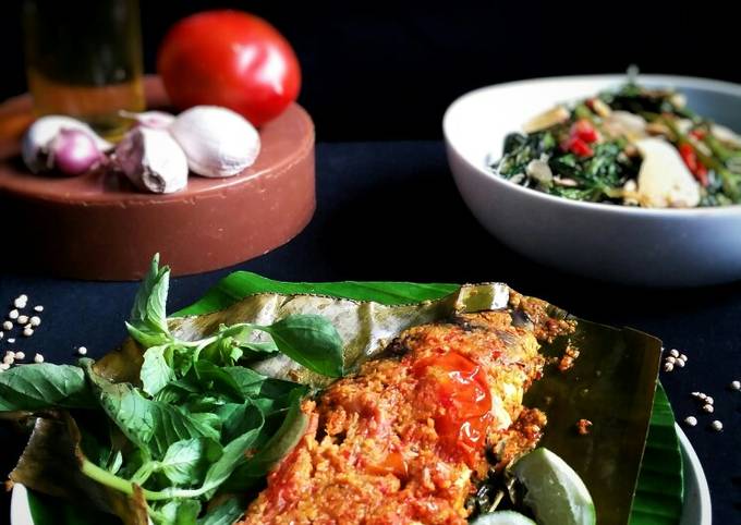 Pepes Ikan Mas Bumbu Bali