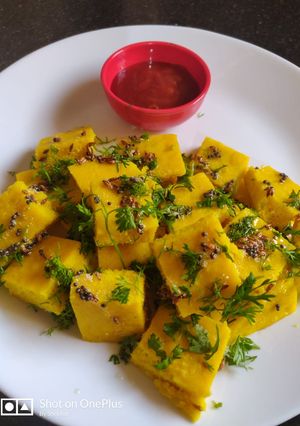 A picture of Dal khaman.