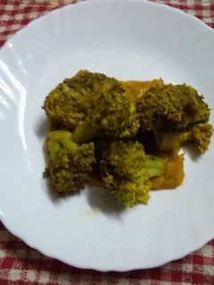 ब्रोकोली इन अनियन सॉस (Broccoli in onion sauce recipe in Hindi) रेसिपी मुख्य फोटो