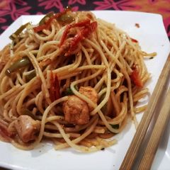 A picture of Chicken chowmien.