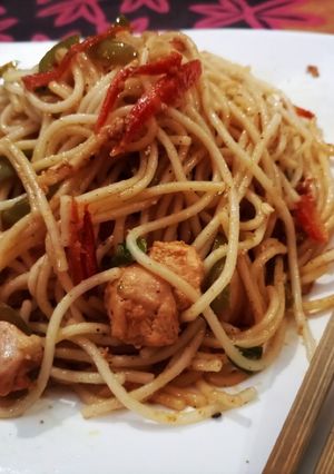 A picture of Chicken chowmien.