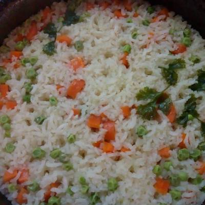 Arroz blanco con verduras Receta de Oli Sandoval- Cookpad
