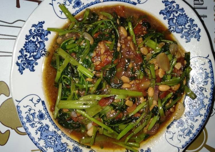 Tumis kangkung tauco