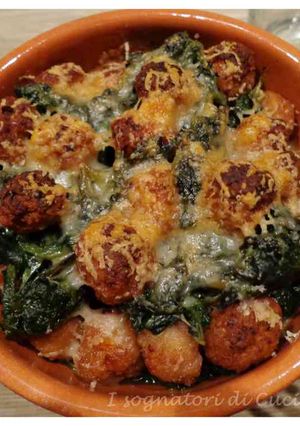 Foto di Cicorielle in brodo con le polpettine gratinate al forno