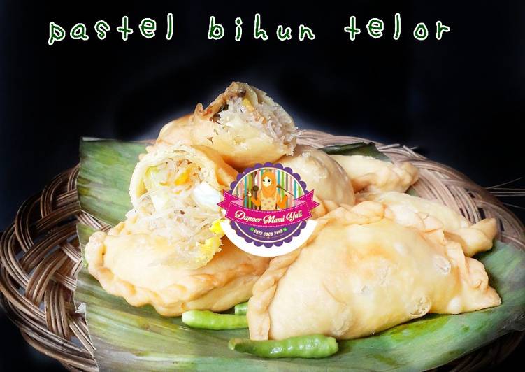 Pastel renyah isi bihun telor rebon