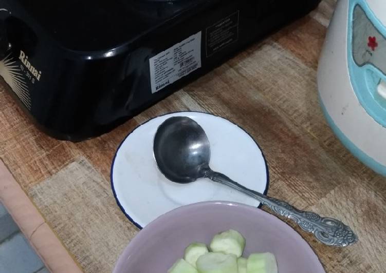 Cara mudah Membuat Sup Oyong dengan Labu dan Wortel yang enak
