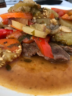 Una foto de Bife a la criolla