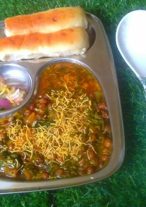 તુવેર ટોઠા (Tuver Totha Recipe In Gujarati) રેસીપી મુખ્ય ફોટો