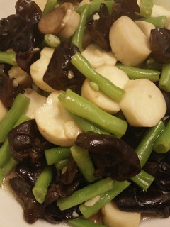 四季豆炒黑木耳杏鮑菇 的食譜成品照片