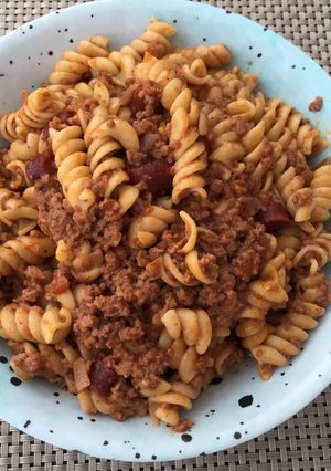 Una foto de Tornillos con carne molida y tomate (saca de apuro)