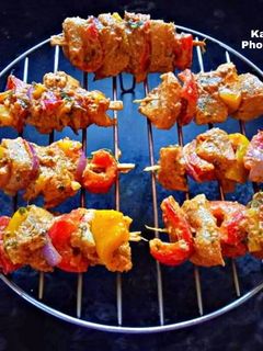 A picture of Chicken Tikka Kabab.