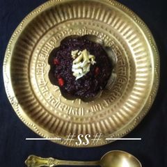 A picture of Beetroot halwa.