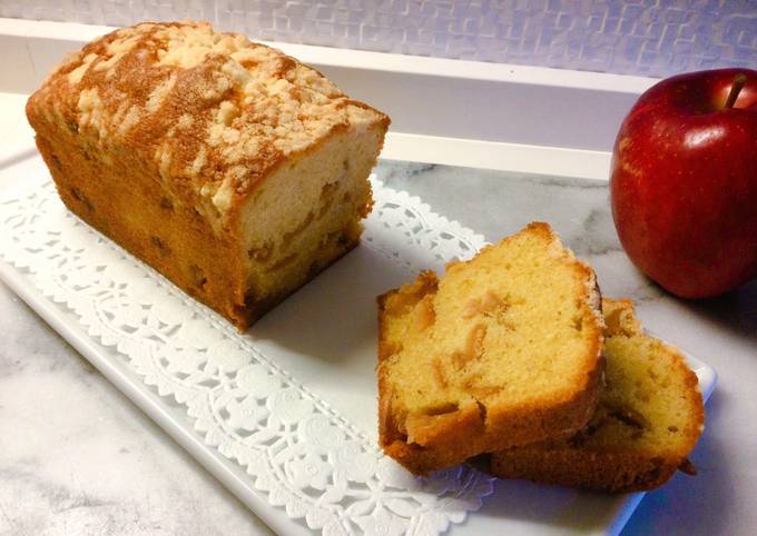 Torta quattro quarti alle mele e mandorle