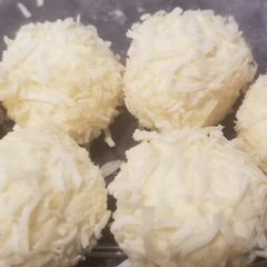 A picture of Keto lemon cheesecake bombs.
