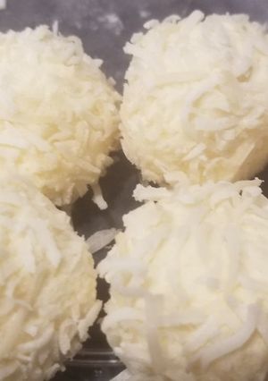 A picture of Keto lemon cheesecake bombs.