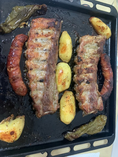 Una foto de Costillas de cerdo al horno🍖🐷