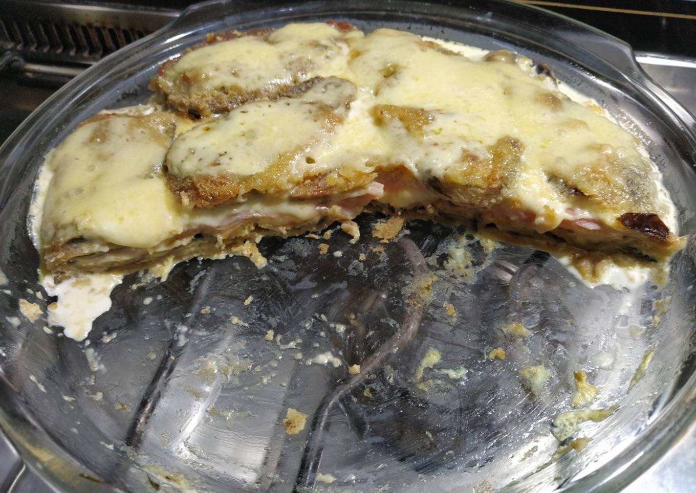 Pastel de berenjenas con jamón y queso