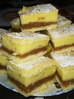 Vanília pudingos almás sütemény recept fotója