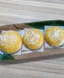 Bánh nếp khoai lang nhân Cheddar phủ dừa sấy