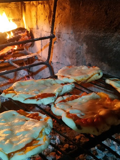 Una foto de Pizzetas a la parrilla