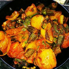 A picture of #Ramadan.. Bhindi tometo de pyaza.