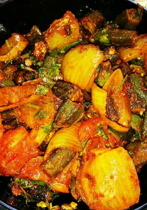 A picture of #Ramadan.. Bhindi tometo de pyaza.
