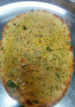 A picture of Missi Roti.