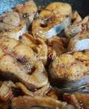 Cá hú kho thịt vai heo