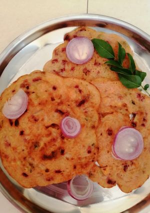 A picture of Vegetable uthappam.